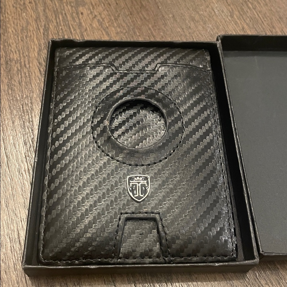 Men’s Wallet with AirTag Holder
